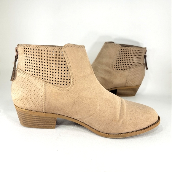Justice Western Style, Taupe Microsuede, Bootie. Women's Size 8M - Picture 3 of 13